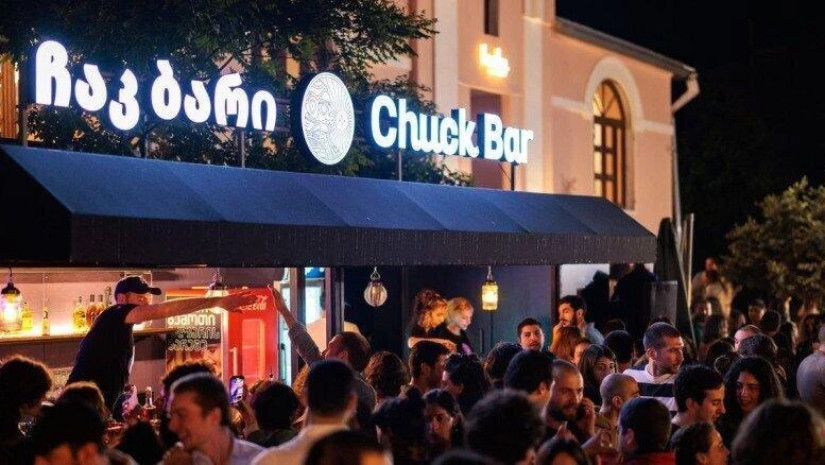 Chuck Bar